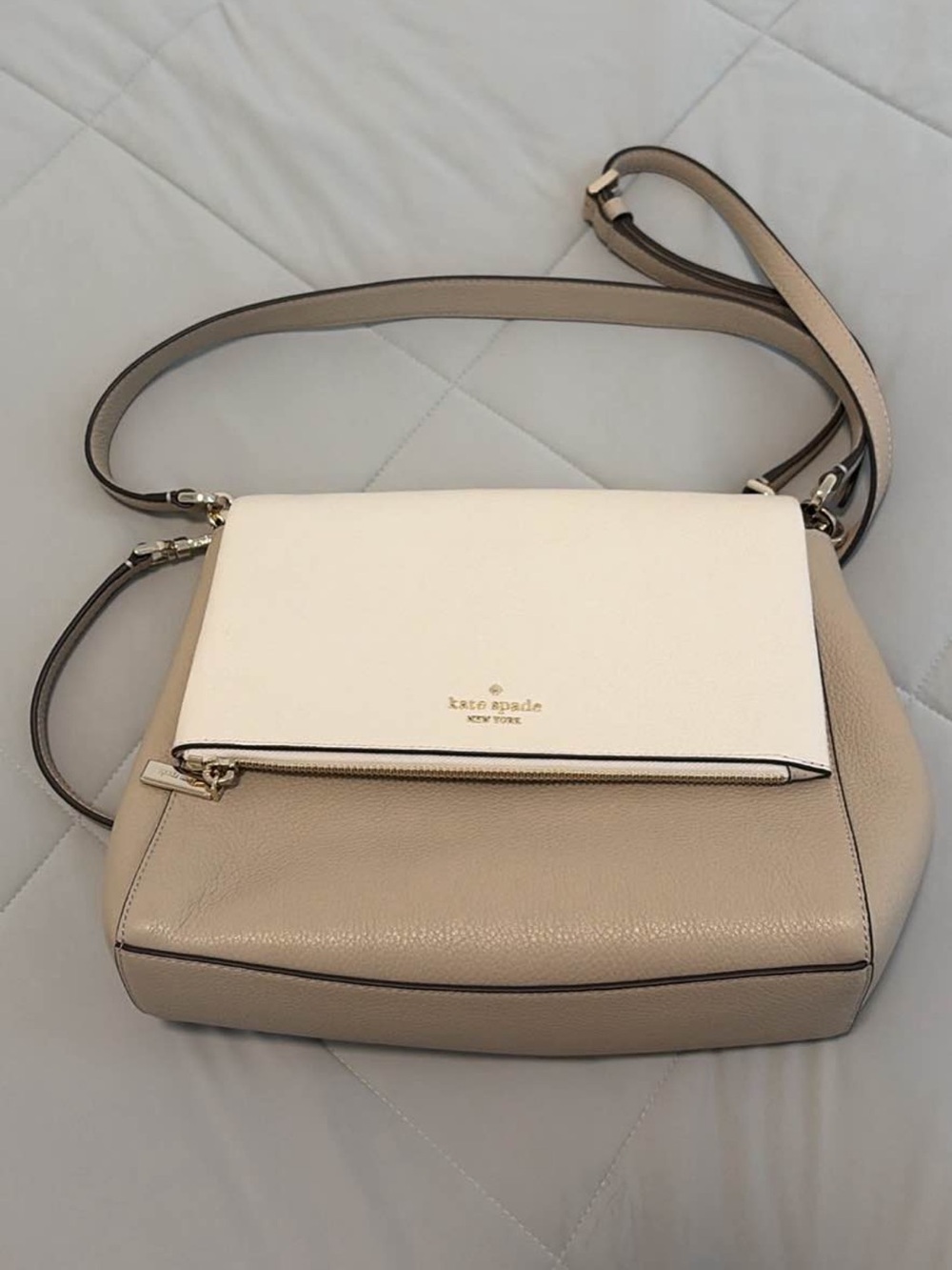 kate spade Two-Tone White & Taupe Crossbody Shoulder Bag
